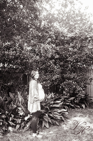 Cameron.Maternity.bw-100