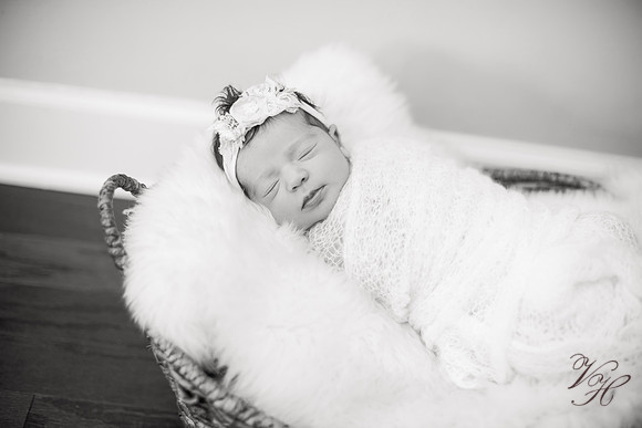 Penelope.bw-51